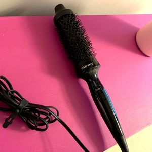 Eva nyc brush